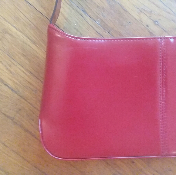 Red Purse - Picture 2 of 6